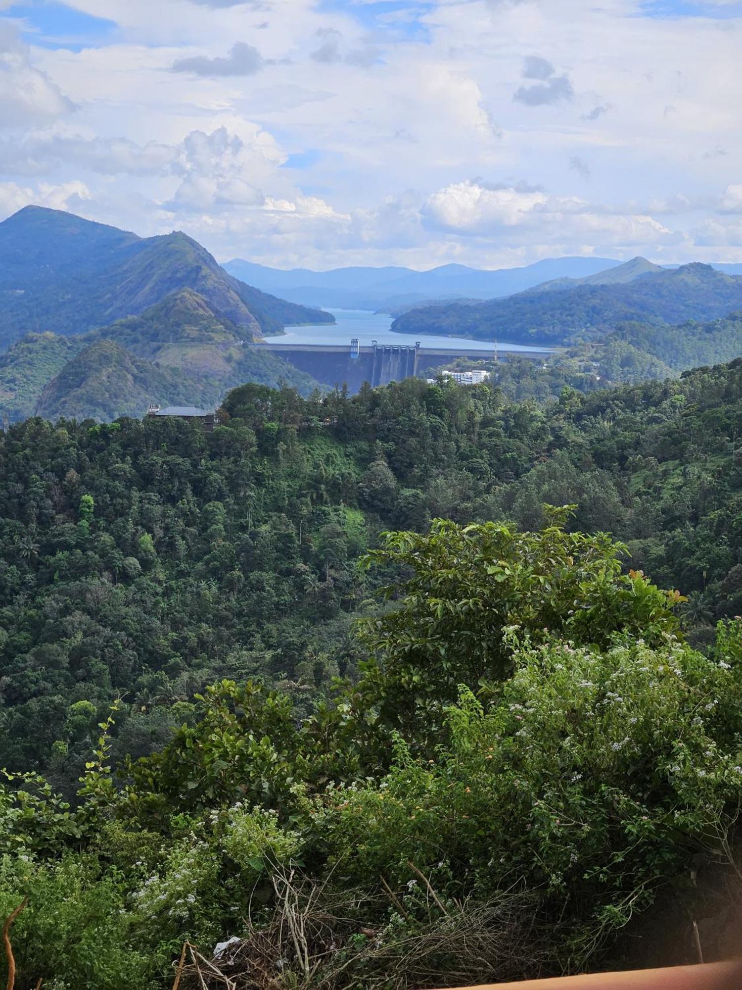 Idukki Dam View Resort Екстер'єр фото