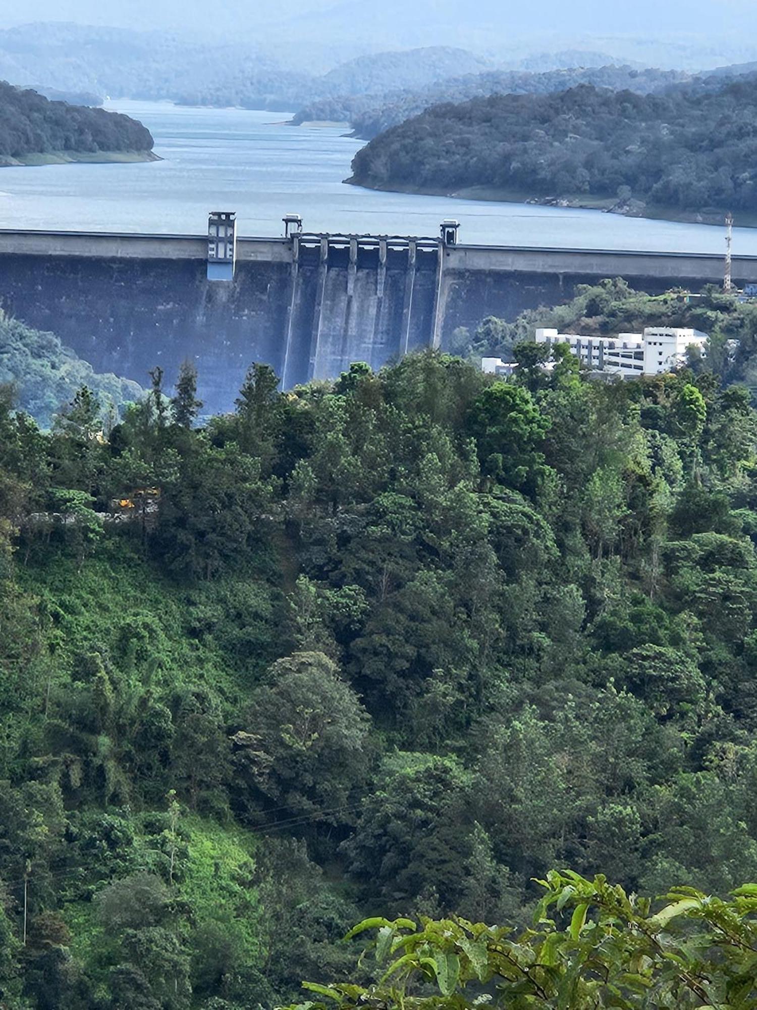 Idukki Dam View Resort Екстер'єр фото